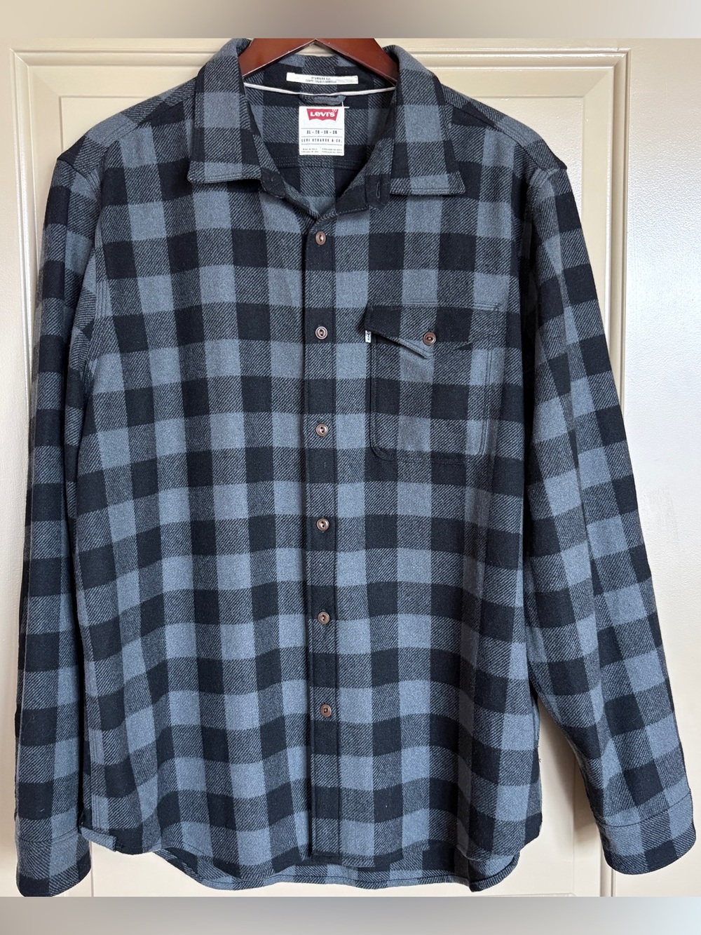 Levi’s Men’s Standard Fit One Pocket Wool Blend Buffalo Plaid Gray Overshirt XL